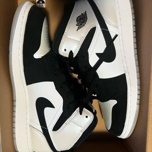 Jordan 1 mid se diamond shoes youth size 7